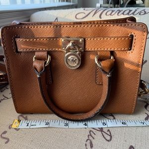 Mickael Kors Hamilton Mini Crossbody Bag